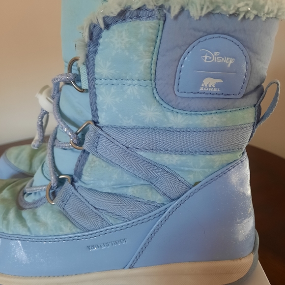 Girls Disney Frozen II Sorel Size 3 Waterproof Snow Boots - Picture 4 of 10